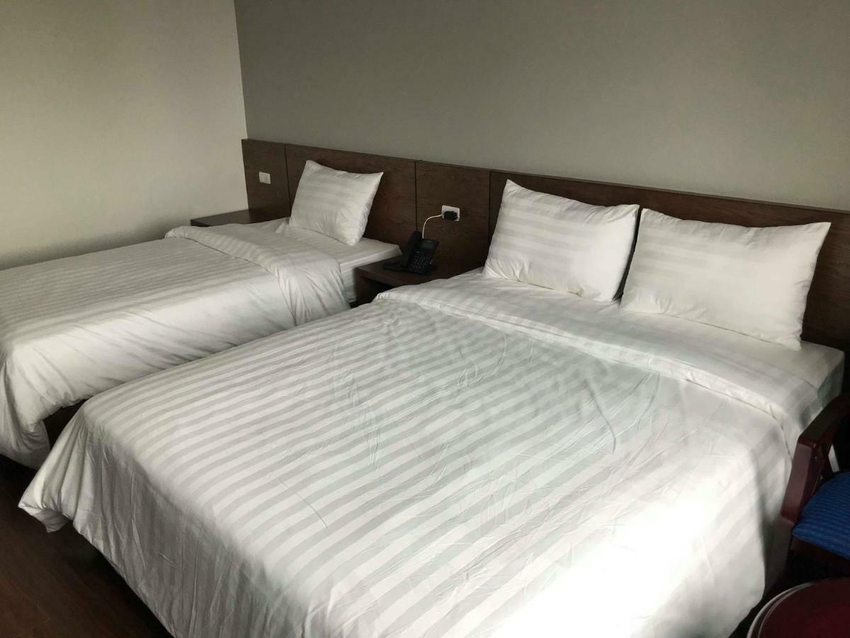 Lex Hotel Ha Long Buitenkant foto
